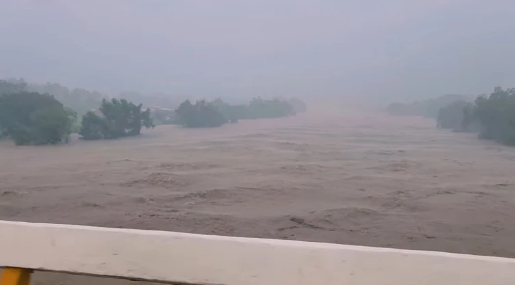 Max tormenta tropical deja un muerto en Tecpan de Galeana