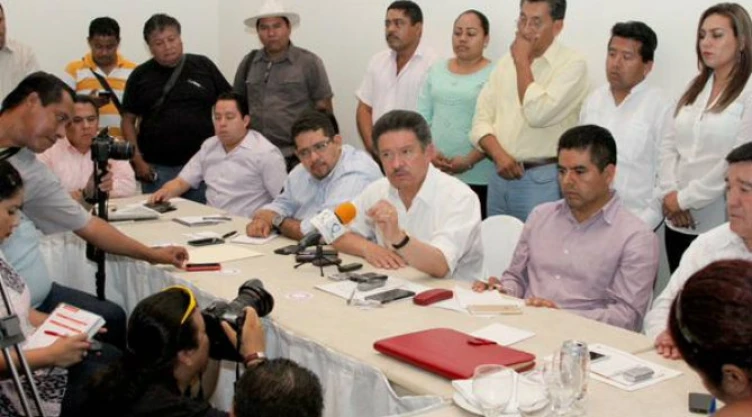 Navarrete detalló que en los comicios del próximo 7 de junio irán en coalición con el Partido del Trabajo (PT)