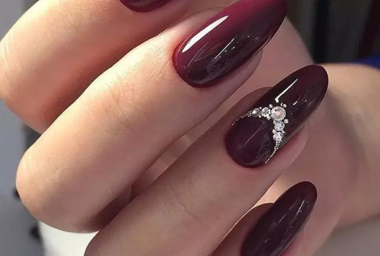 11 modelos de uñas rojas sencillas, pero que se ven muy elegantes: úsalas en cortas o largas