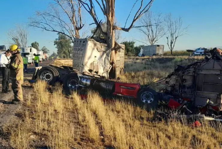 Accidente de tráiler en la Maxipista Culiacán-Mazatlán