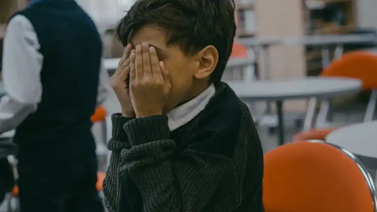 Niños de primaria abusan de menor, lo habrían amenazado con una navaja