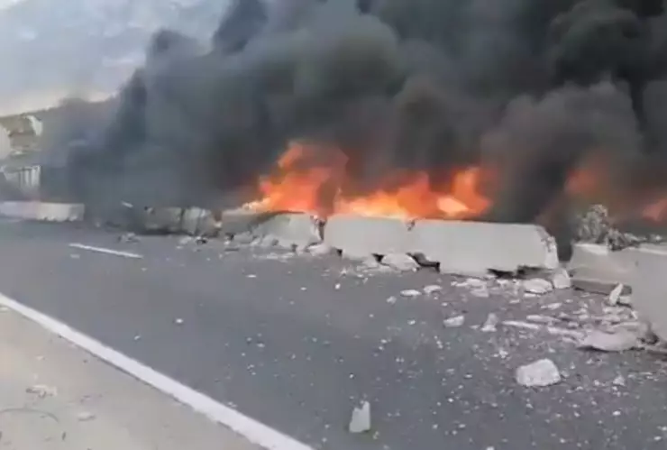 VIDEO:Choque entre dos tráileres en la autopista Saltillo-Monterrey deja lesionados