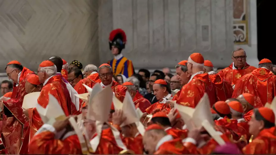 Cardenales en la última misa previa al cónclave.