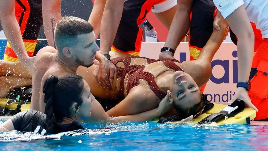 nadadora alberca mundial de natacion