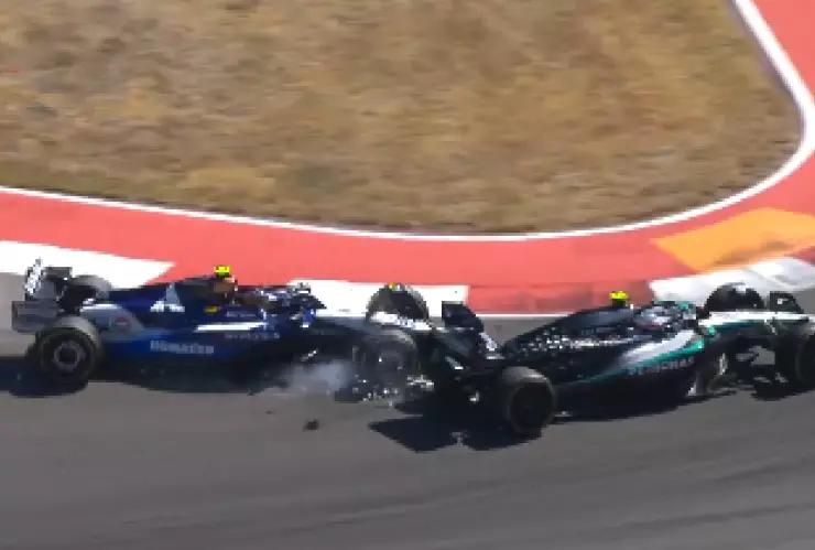 VIDEO: Carlos Sainz y Antonelli chocan en el GP de Estados Unidos y el español queda fuera de la carrera de la F1