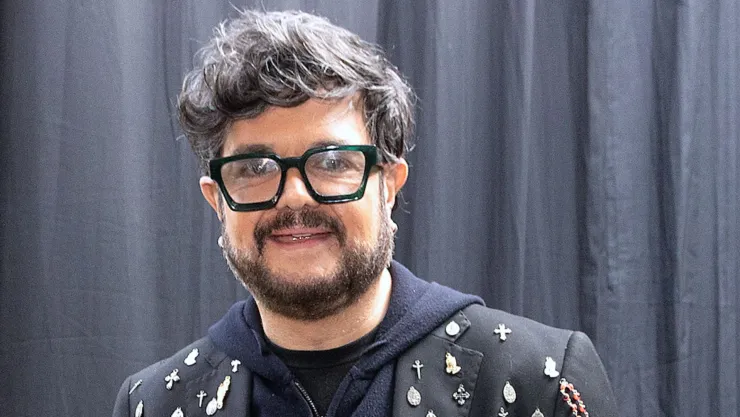 Aleks Syntek anuncia que se va de México