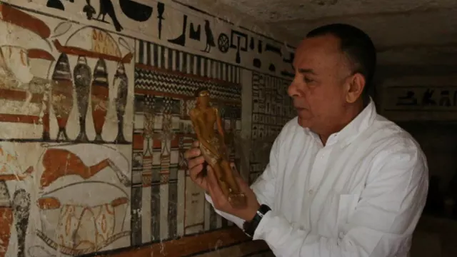 descubren-en-egipto-5-tumbas-faraonicas-adn-40.jpg