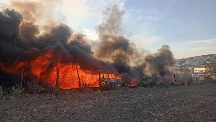persecucion-por-robo-hidrocarburo-en-apan-hidalgo-deja-camioneta-calcinada-y-un-muerto
