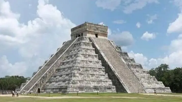¿Kukulkán está enojado? Captan un remolino en la pirámide de Chichén Itzá