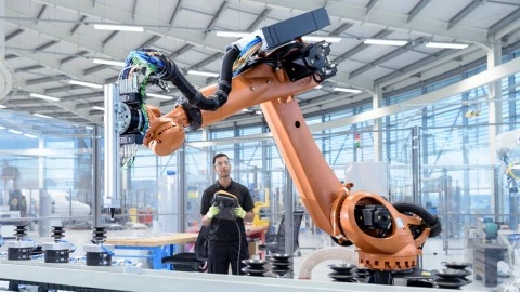 Estos son los 3 trabajos que sobrevivir&aacute;n a la IA, seg&uacute;n Bill Gates