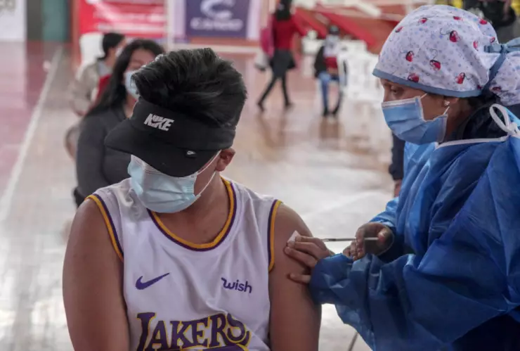 Vacuna de refuerzo contra la COVID-19 no es necesaria