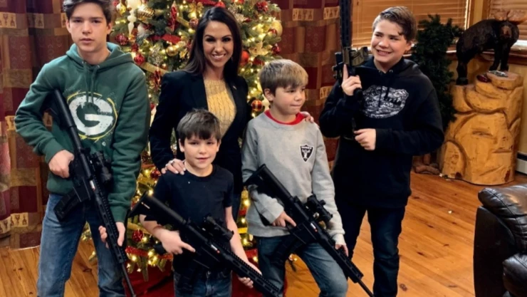 congresista eu hijos armas