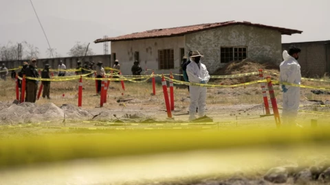 Rancho Izaguirre: Condenan a 141 años de prisión a 10 detenidos en Teuchitlán, Jalisco. Kevin, Erick, David, Gustavo, Christopher, Juan Manuel, Óscar Iván, Luis Alberto, Ricardo Augusto y Armando “N” estarán en la cárcel. En la imegen se observa el operativo de búsqueda de cadáveres por parte de la Fiscalía en el Rancho Izaguirre.