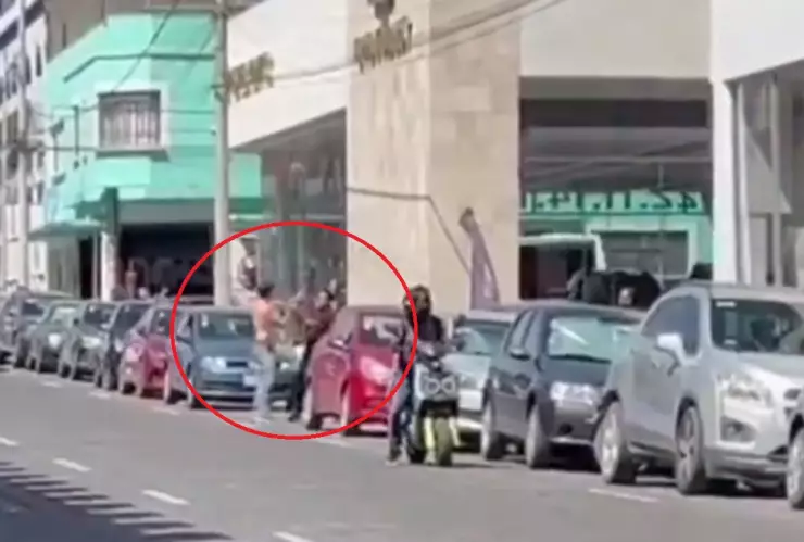 pelea riña golpes avenida reforma centro histórico puebla video
