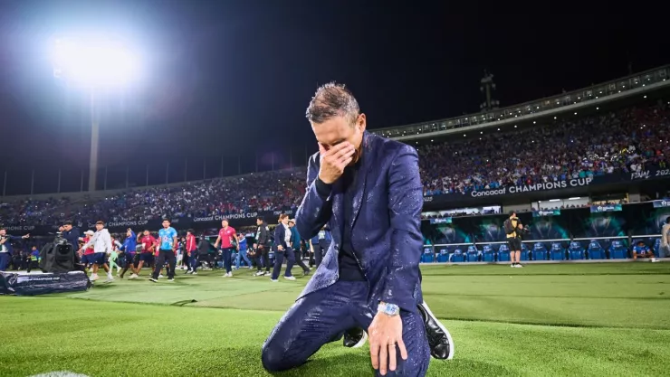 Cruz Azul anuncia salida de Vicente Sanchez