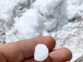 Aldama se pinta de blanco tras el paso de lluvias y granizo
