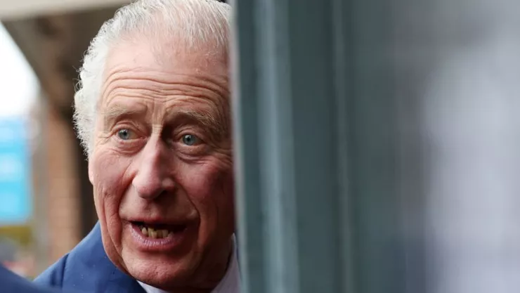 Rey Carlos III ingresa a un hospital de Londres, ¿qué le pasó?