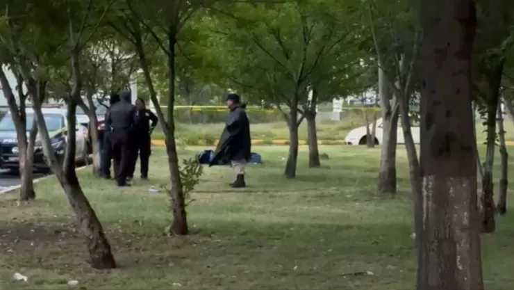 Localizan cuerpo frente a universidad en Puebla hoy; así causó intensa movilización