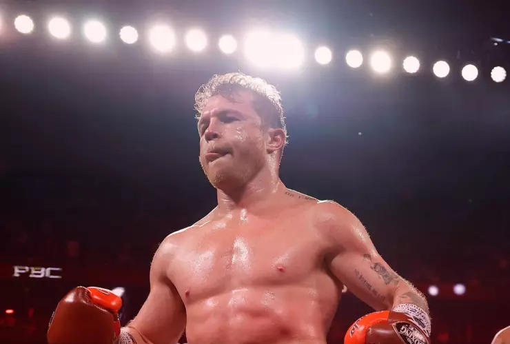 saul canelo alvarez boxeador 2025
