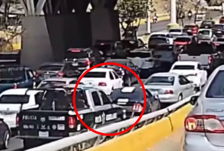 VIDEO | Patrulla persigue a Mustang tras provocar choque múltiple en Guadalajara