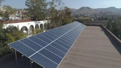 Paneles solares en Guanajuato.-