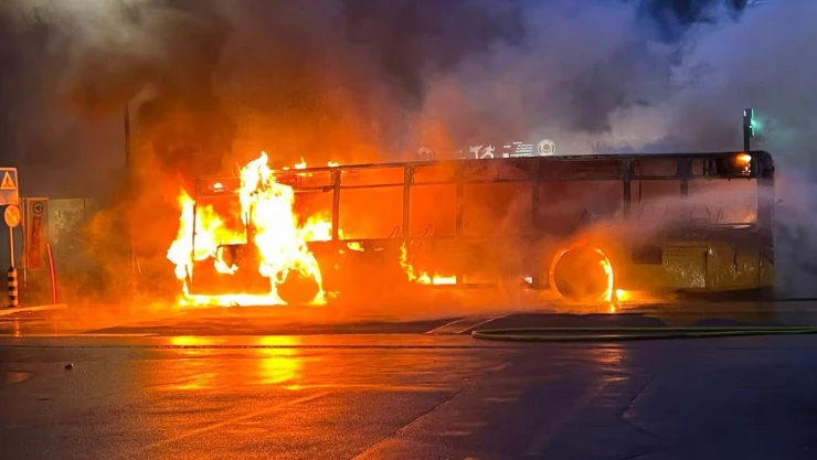 Autobús incendiado en Suiza