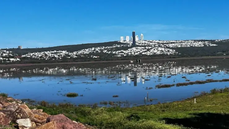 Nivel del agua en la presa El Palote, León, Guanajuato.