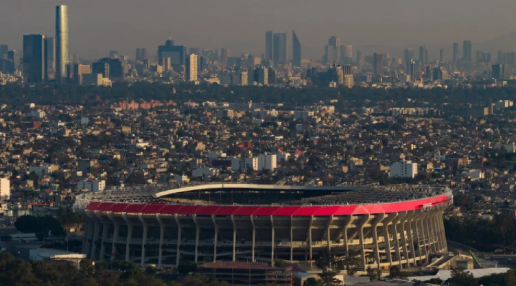 Estadio Banorte y de fondo la CDMX