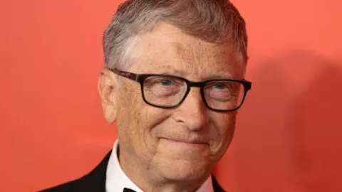 Bill Gates comparte su CV de hace 48 años