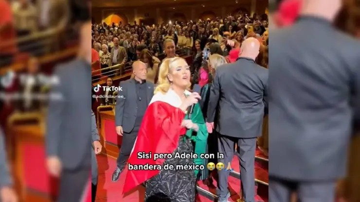 Adele se pone la Bandera de México y enloquece a todos