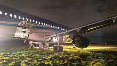 Avión sale de la pista en Aeropuerto.jpg