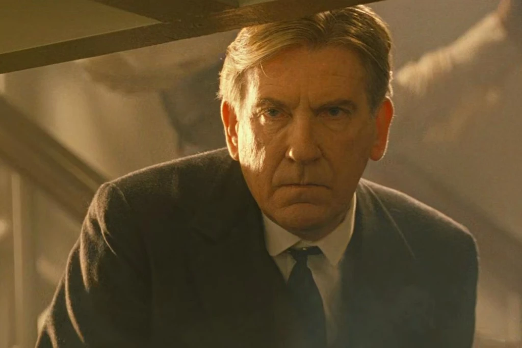 Muere David Warner