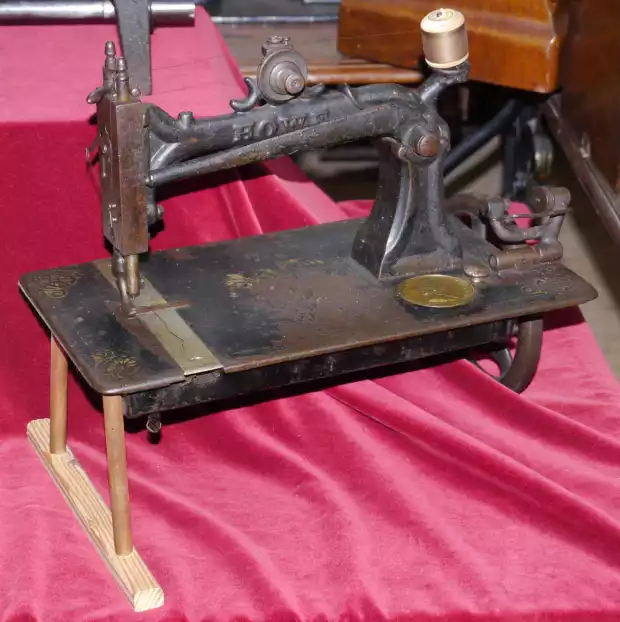 Elias.Howe.Sewing.Machine.jpg