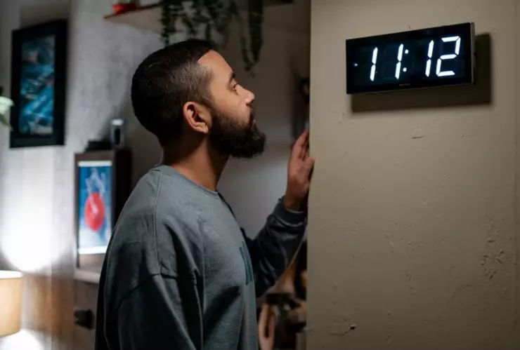 11:12 El significado espiritual de ver el reloj justo después de una hora espejo.jpg