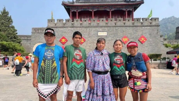 Orgullo indígena: corredores mexicanos brillan en el maratón más exigente de Asia