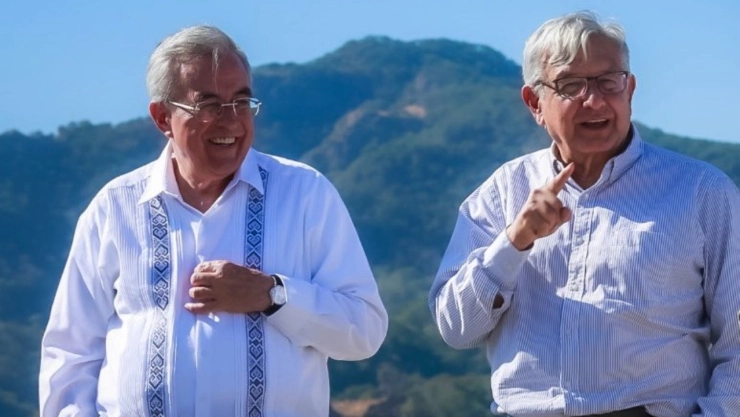 Rubén Rocha Moya, gobernador de Sinaloa, fue acusado de tener vínculos con Los Chapitos.