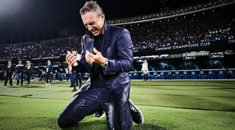 Entrenador ganador de Concachampions sufre en Sudamérica