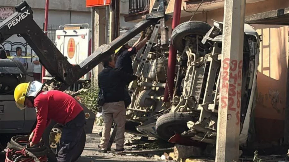 Combi de transporte público se queda sin frenos.