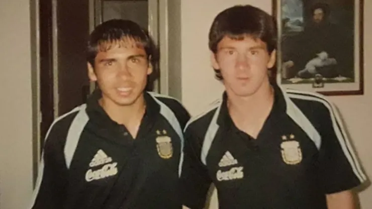Marcelo Bravo con Lionel Messi en el Sudamericano Sub-20