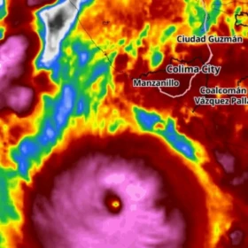 Se suspenden actividades esenciales por impacto de huracán “Simon”