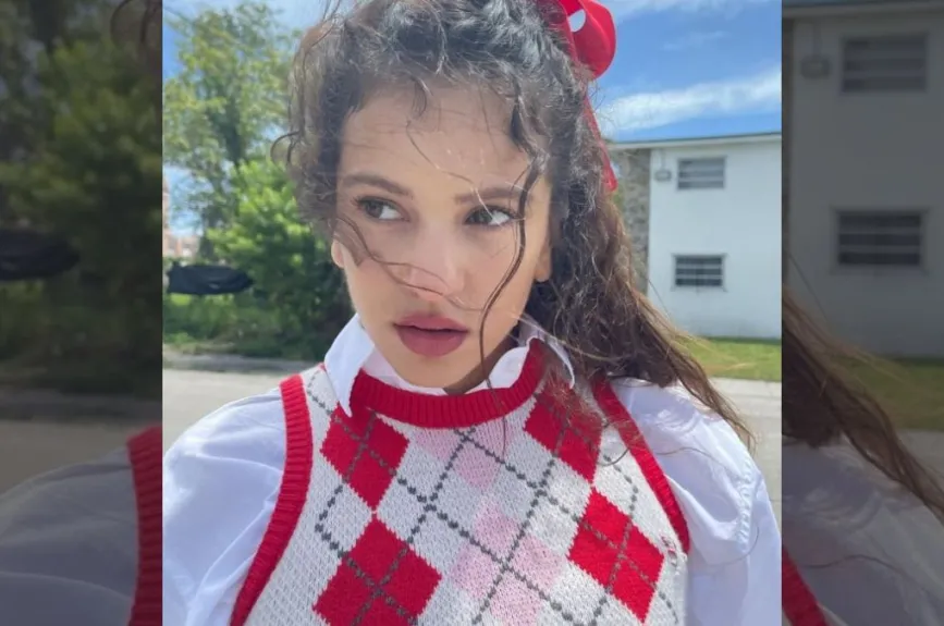Rosalia de rojo.jpg