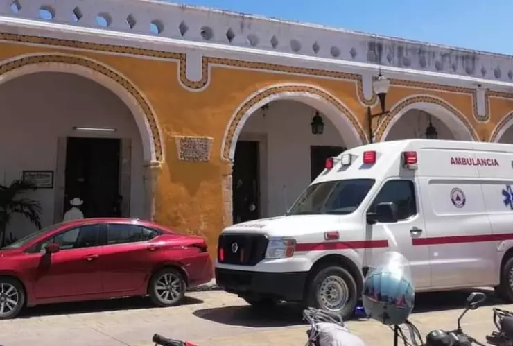 Muere abuelito mientras esperaba consulta médica, en Izamal