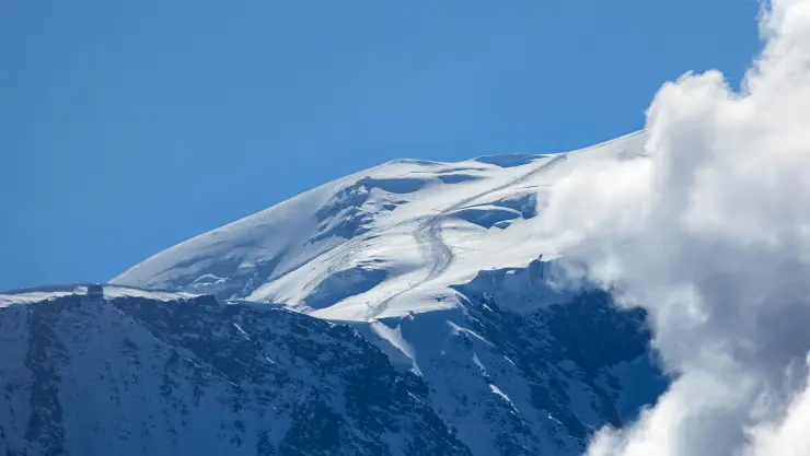 Avalancha en India Confirman que trabajadores de la construcción fueron sepultados por la nieve HOY 28 de febrero.jpg