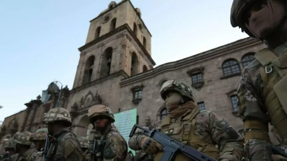 Central Obrera Boliviana se declara en huelga general tras intento de golpe de estado