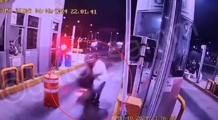 México-Cuernavaca: Motociclista atropella a trabajador en la caseta de Tlalpan