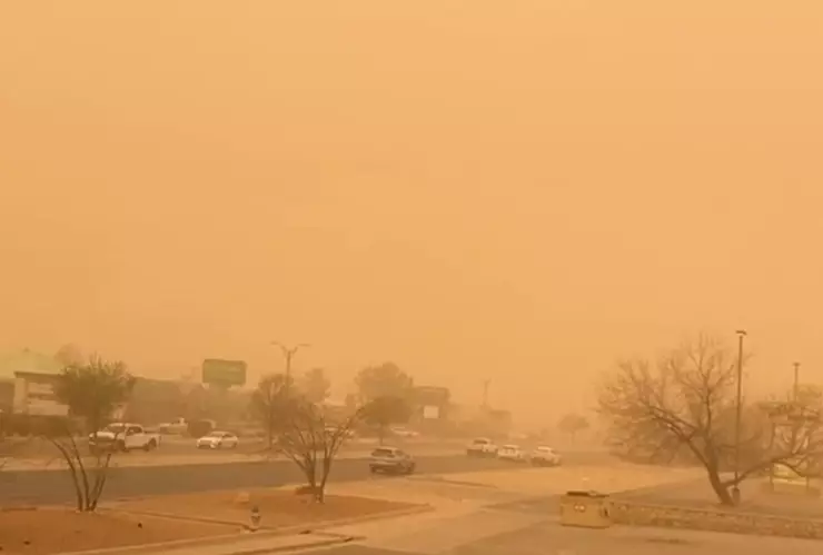 Tormenta de polvo azota Ciudad Juárez con vientos de hasta 120 kmh.