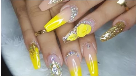 uñas buchonas ideas amarillas