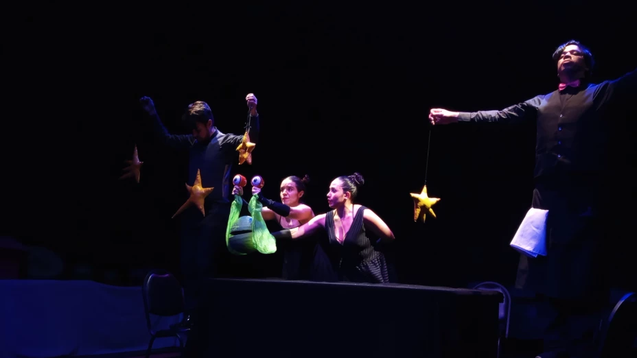 Obra te títeres "¿Qué es?”