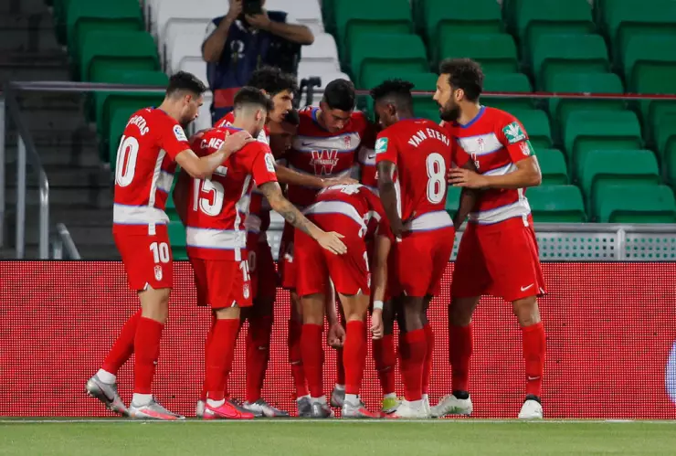 Empate del Betis con actividad de los mexicanos