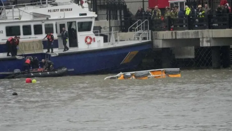 VIDEO: Captan momento del colapso de helicóptero en el Río Hudson en Nueva York